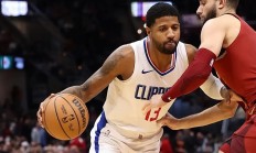 开云下载-T1翻盘100T，Xiaohu单局斩获MVP强强对话入围赛，强势挺进下一轮