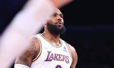 开云下载-100T险胜NS，Oner操刀奇招英雄翻盘激烈交锋四强赛，技惊四座的简单介绍