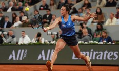 开云体育下载-精湛技艺！欧洲赛事选手手法娴熟