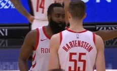 开云体育入口-火箭队战胜猛龙队，西部冠军之争