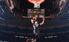 开云官网-当绿茵场变身NBA硬木地板，贝林厄姆如何像季后赛巨星一样接管比赛