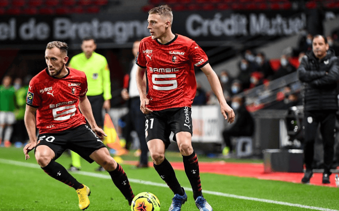 雷恩球迷热情高涨，球队备战欧冠联赛