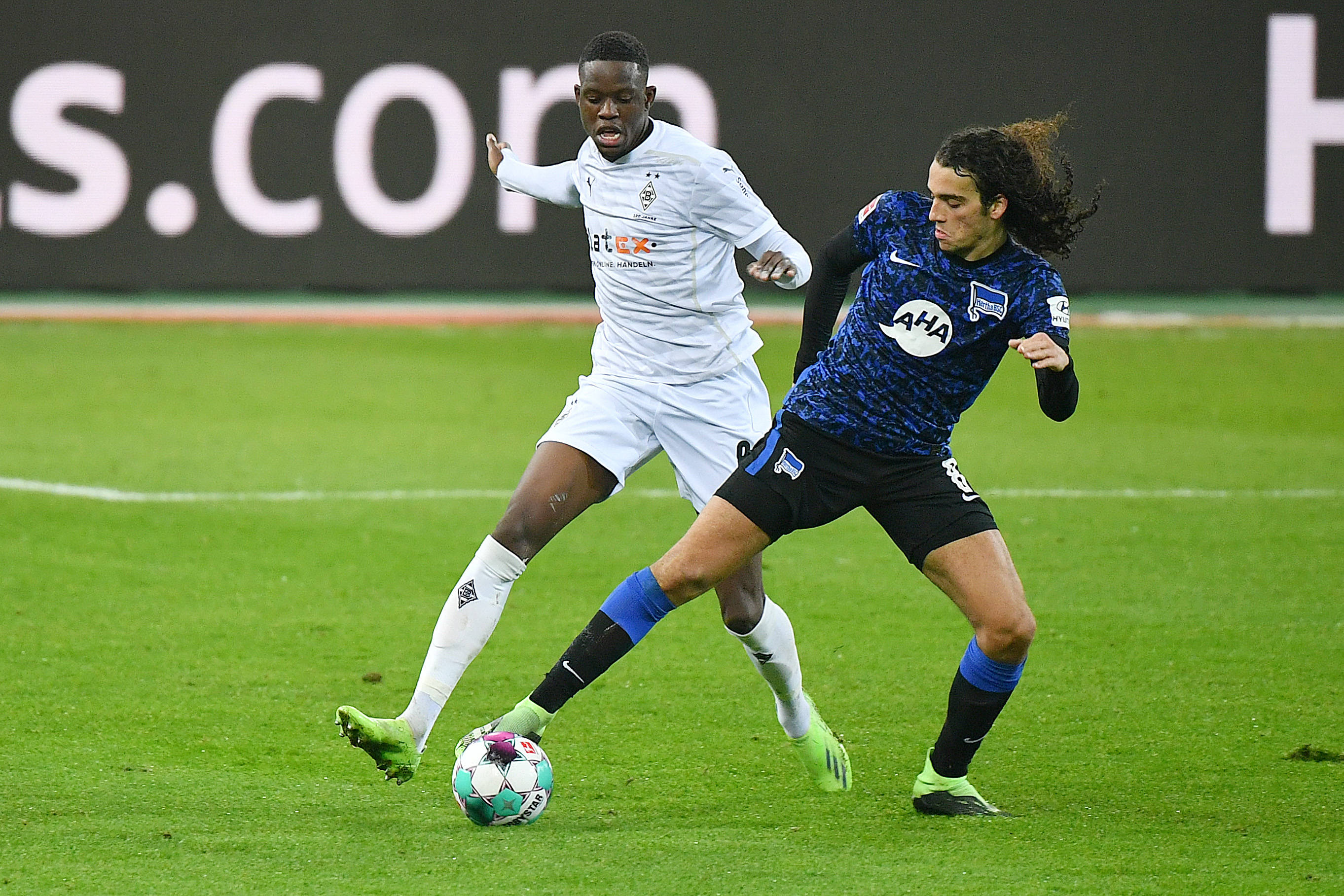 柏林赫塔队组织赛前慈善活动