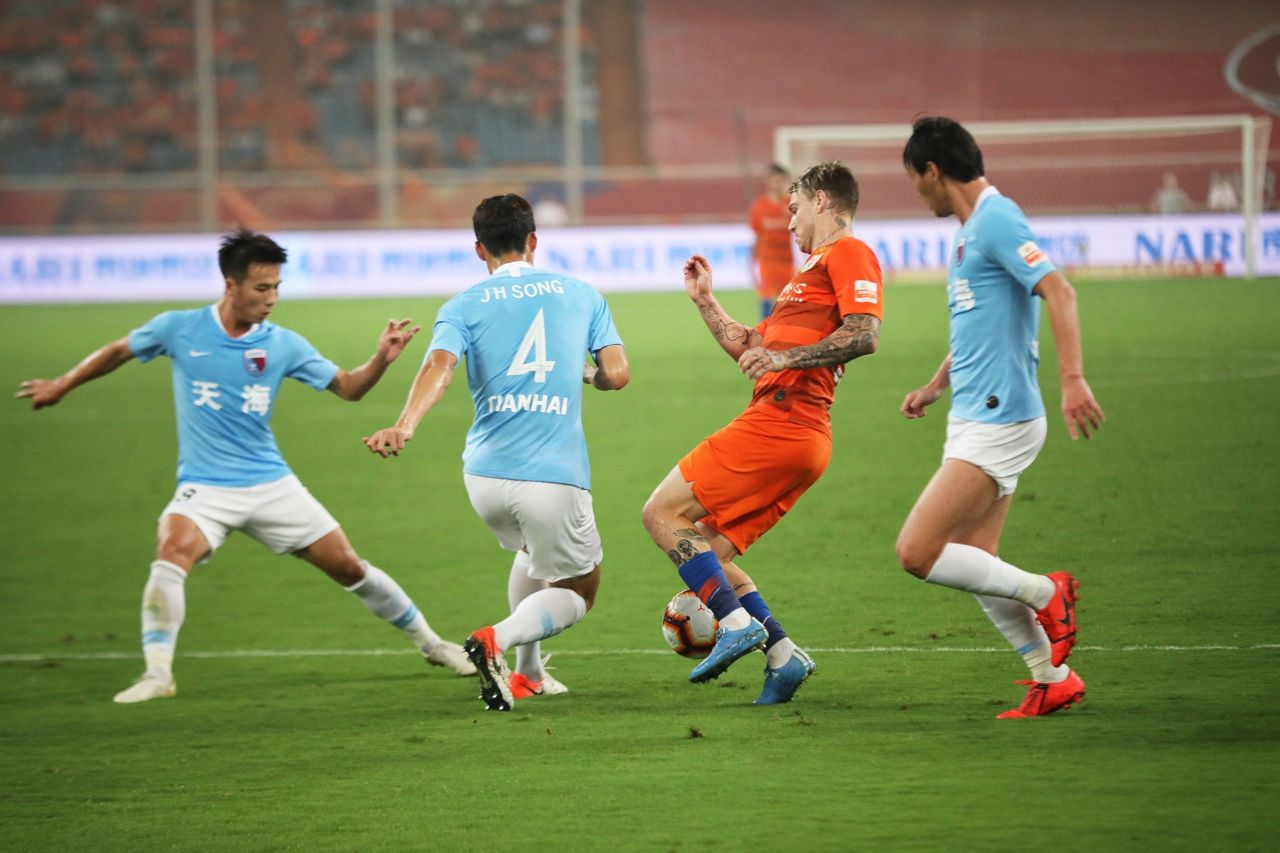 山东鲁能主场战平天津天海,积分榜略显稳定 山东鲁能主场战平天津天海,积分榜略显稳定