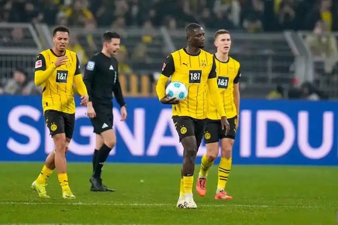 关于多特蒙德遭遇失利，欧冠席位或将受到威胁的信息