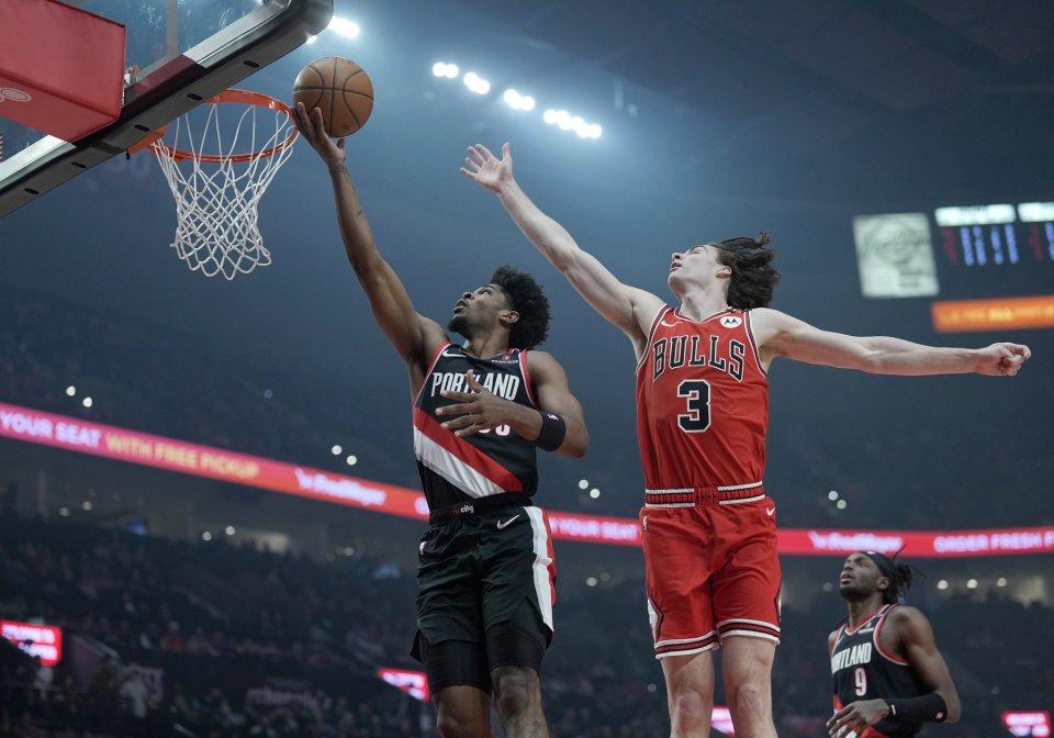 精妙过人,球员带领球队赢得比赛 精妙过人,球员带领球队赢得比赛