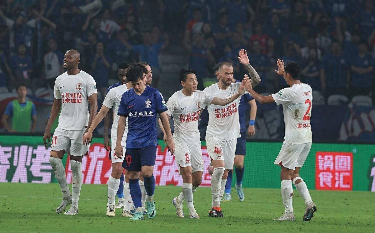 上港客场挑战华夏幸福，力争胜利