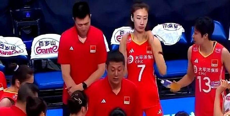 马赛队客场惨败，教练组反思战术