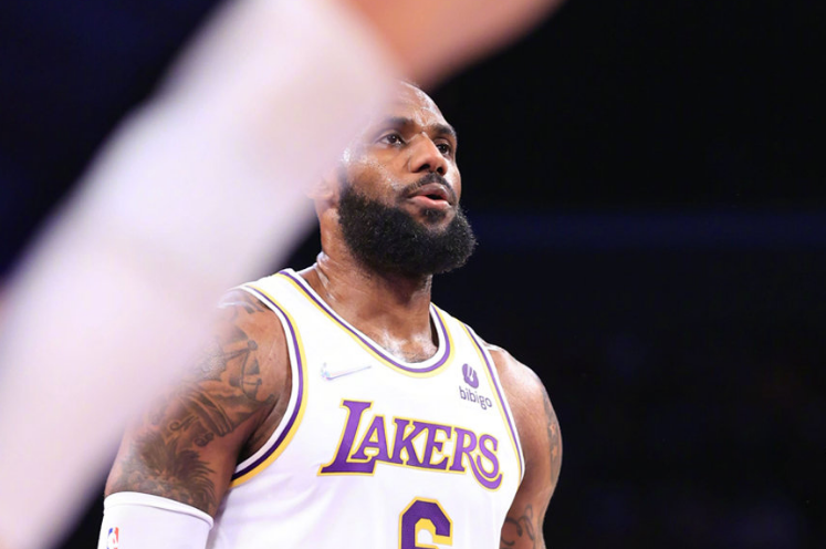 100T险胜NS，Oner操刀奇招英雄翻盘激烈交锋四强赛，技惊四座的简单介绍