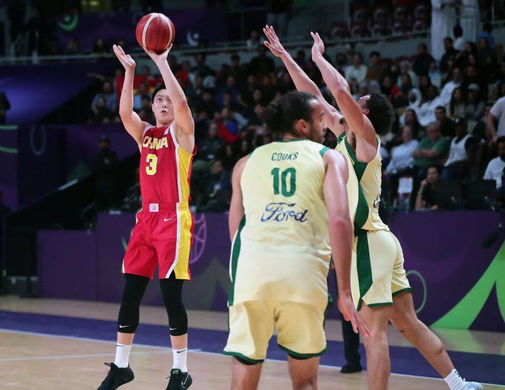 海南男篮奋勇拼搏,最终逆转战胜对手 海南男篮奋勇拼搏,最终逆转战胜对手