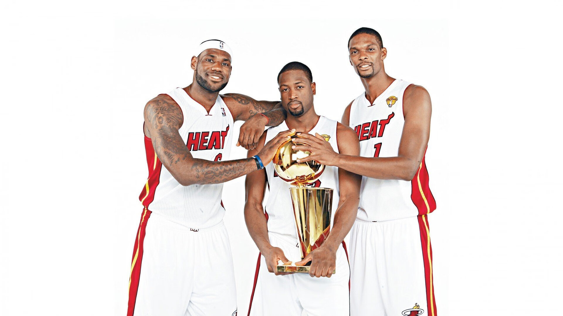 球王盛宴与战术铁壁,两种截然不同的足球美学