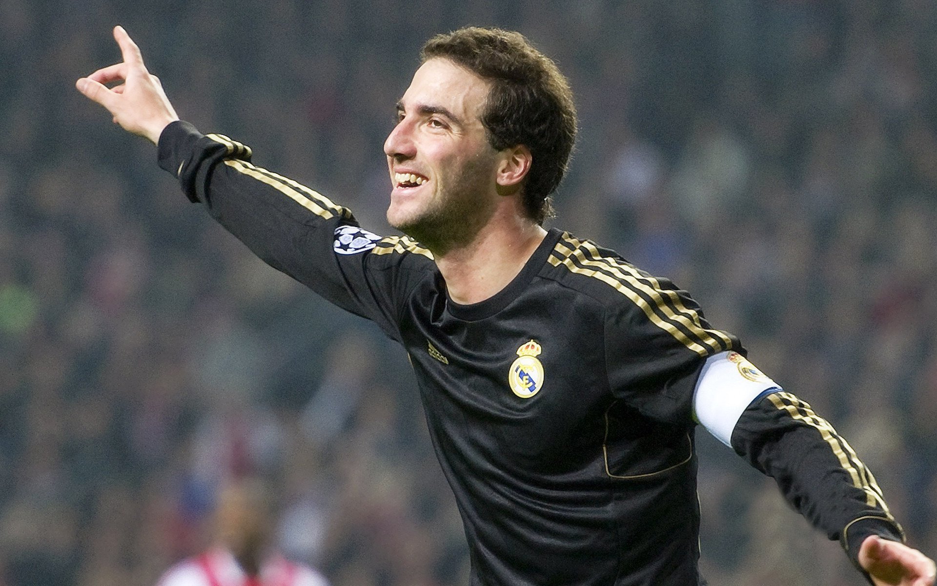 双星记，当伊布的浪漫主义遇见乌拉圭的现实主义